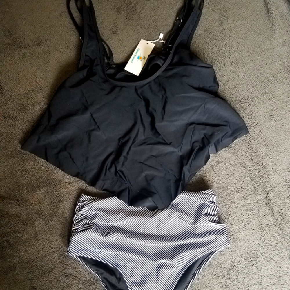 Size small two piece Beachsissi swimsuit